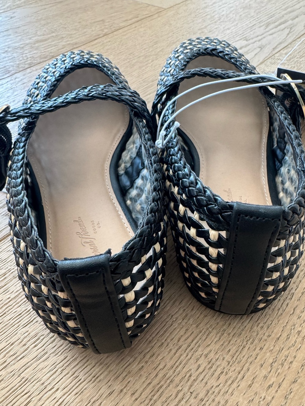 Universal Thread Women’s Noemi Flats with Memory Foam Insole Size 6 NWT - Picture 4 of 6